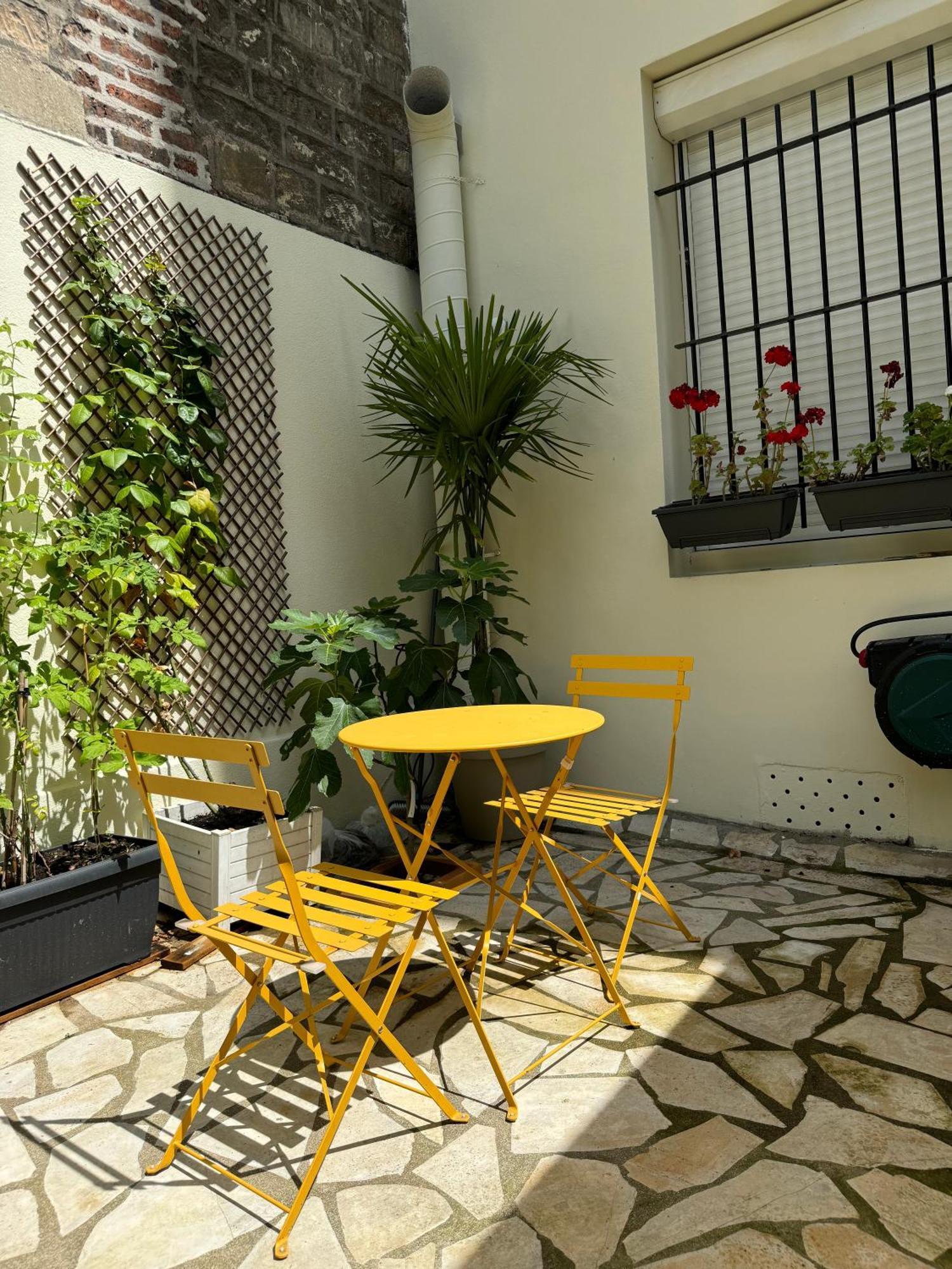 Hipotel Lilas Gambetta Paris Exteriör bild
